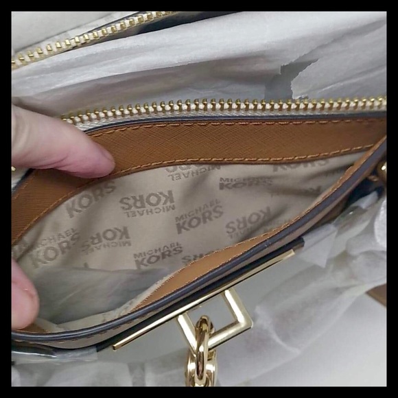 Michael Kors Hamilton Traveler Large Satchel Tote - Picture 12 of 16